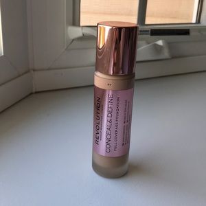 Makeup Revolution Full Coverage Foundation